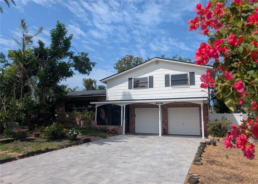 8236 128th Street Seminole FL 33776