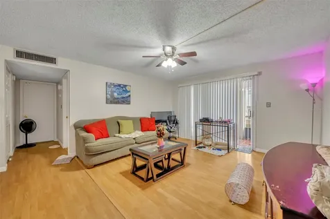 506 Orange Drive Altamonte Springs FL 32701