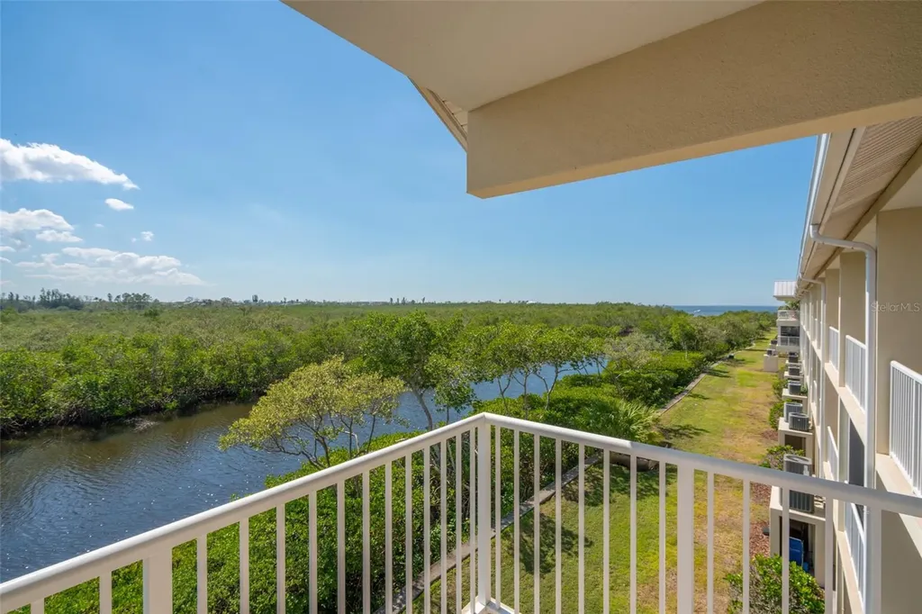 3230 Mangrove Point Drive Ruskin FL 33570