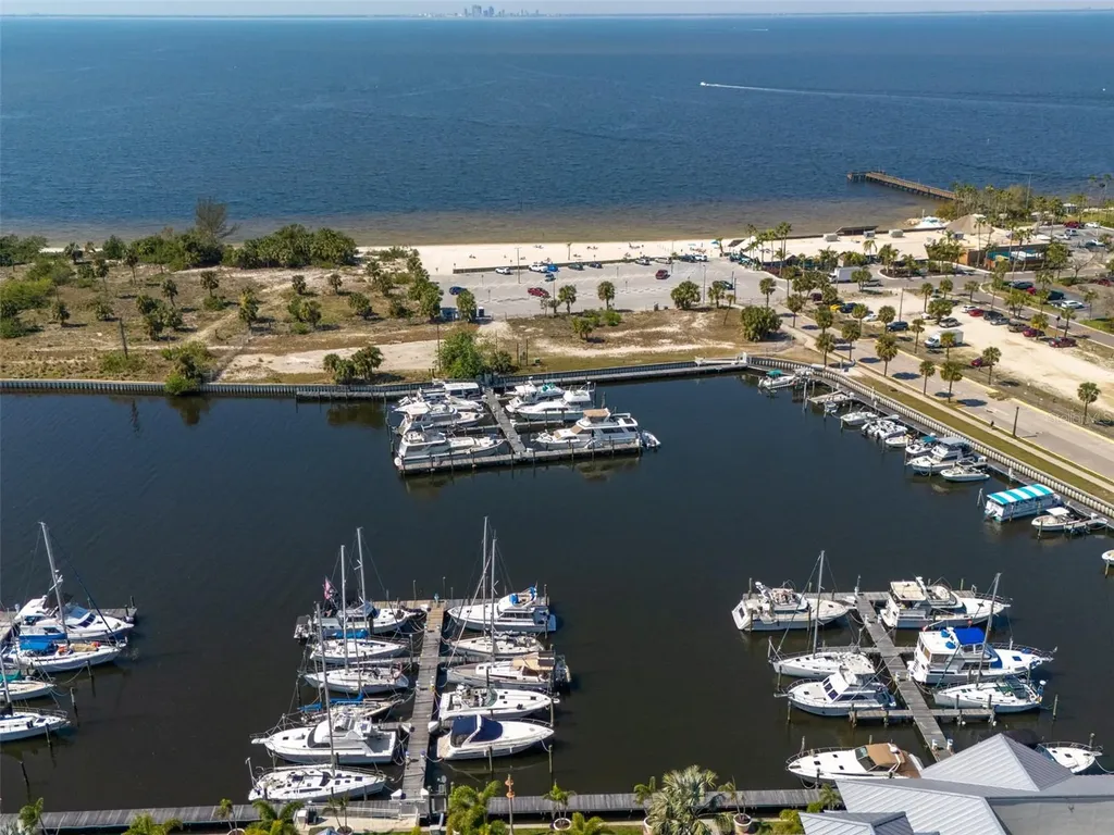 3230 Mangrove Point Drive Ruskin FL 33570