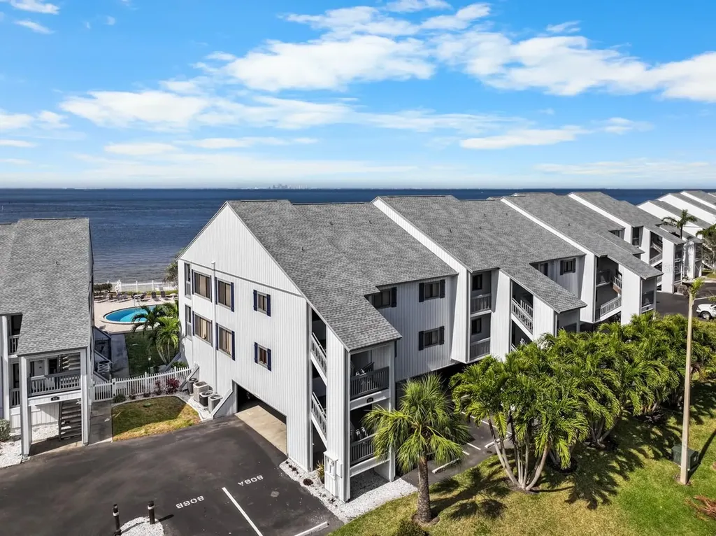 808 Bahia Del Sol Drive Ruskin FL 33570
