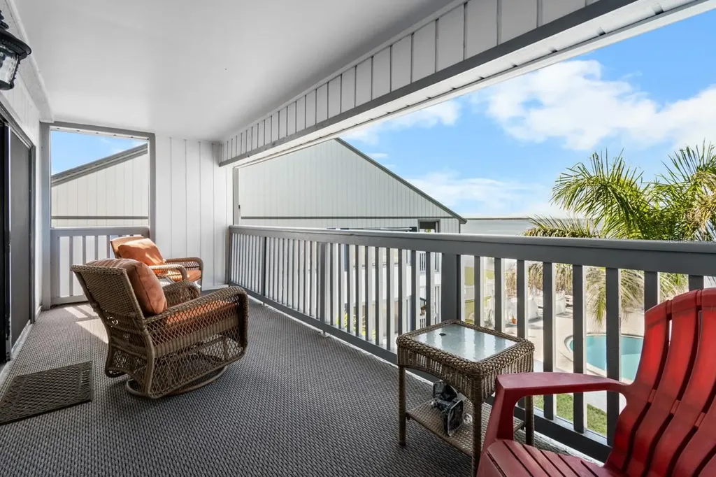 808 Bahia Del Sol Drive Ruskin FL 33570