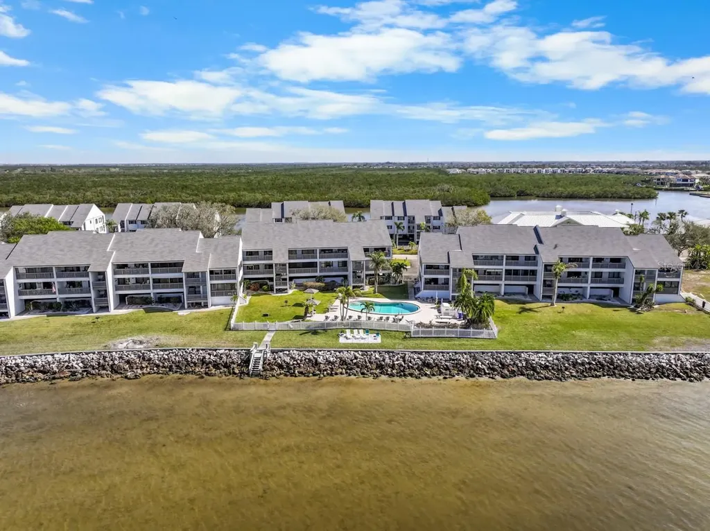 808 Bahia Del Sol Drive Ruskin FL 33570