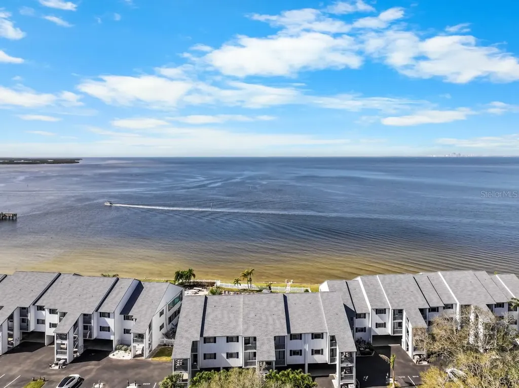 808 Bahia Del Sol Drive Ruskin FL 33570