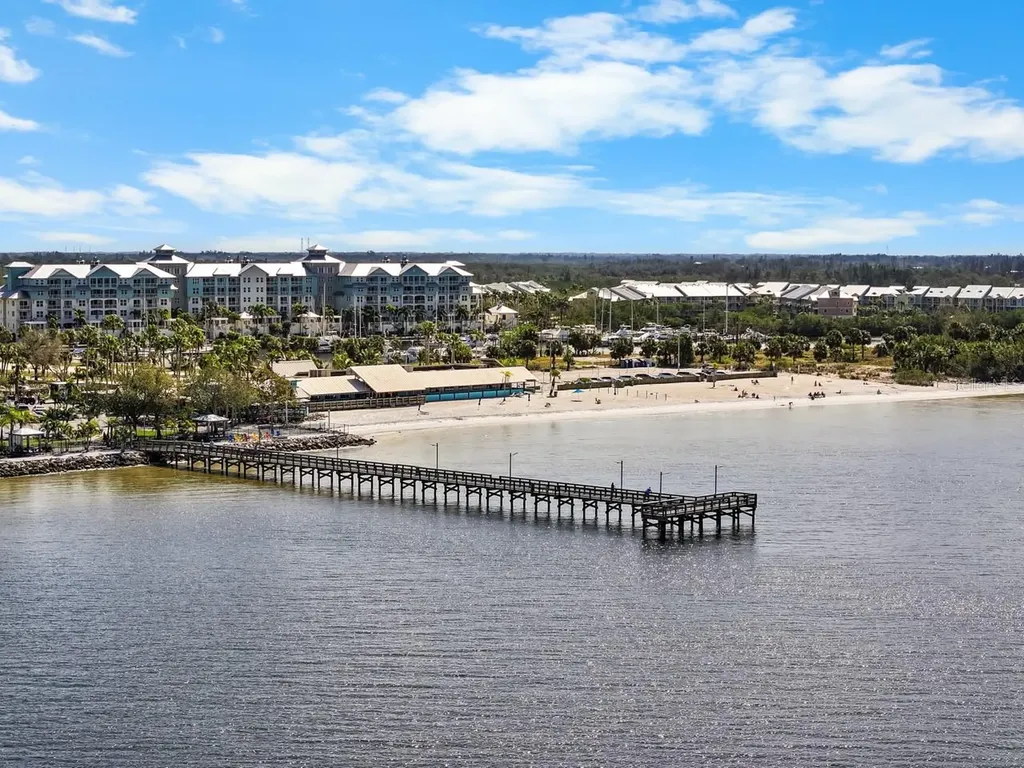 808 Bahia Del Sol Drive Ruskin FL 33570