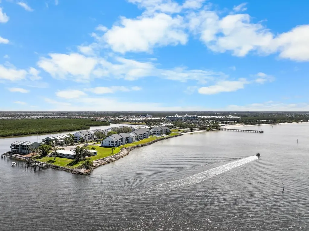 808 Bahia Del Sol Drive Ruskin FL 33570