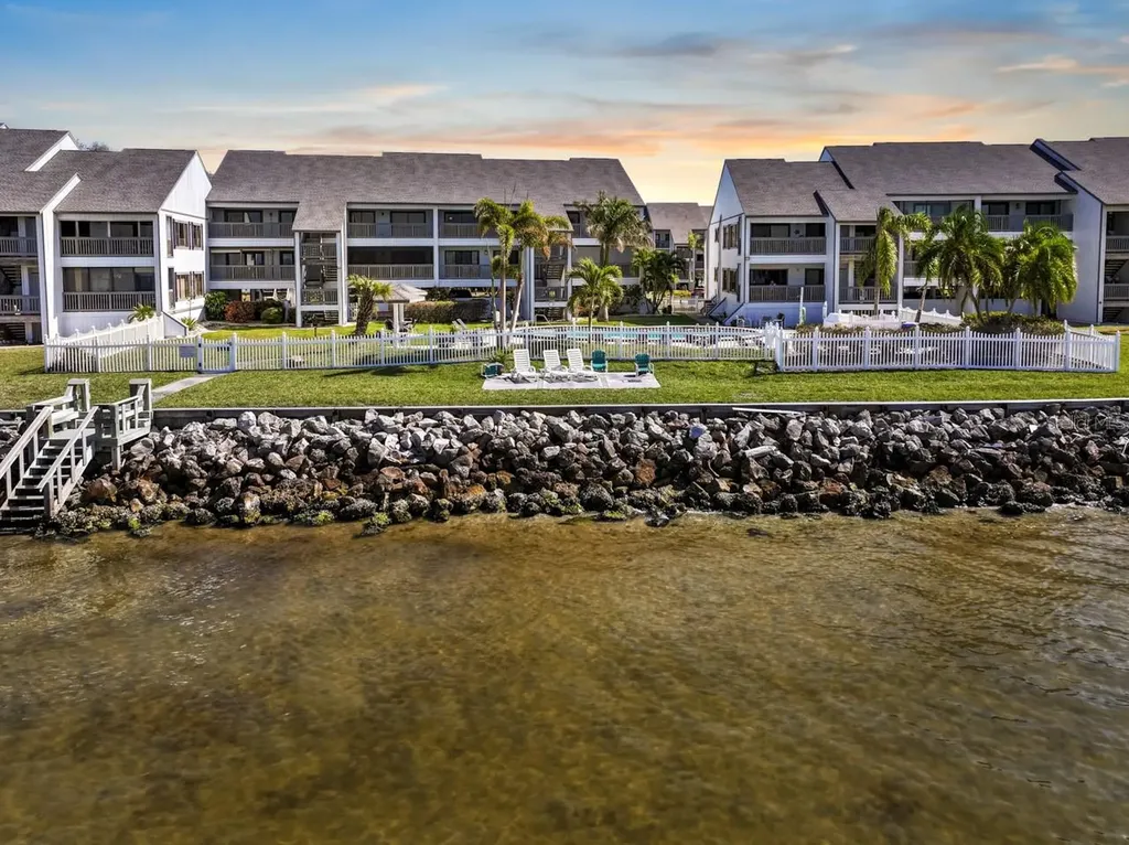 808 Bahia Del Sol Drive Ruskin FL 33570