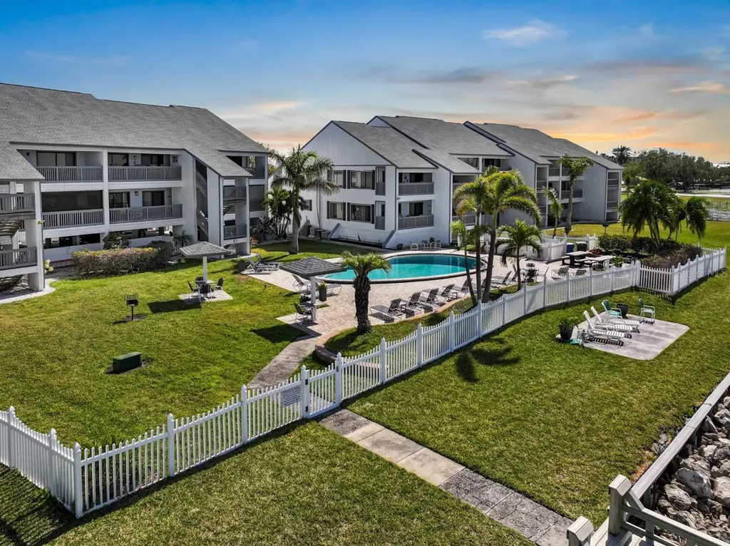 808 Bahia Del Sol Drive Ruskin FL 33570