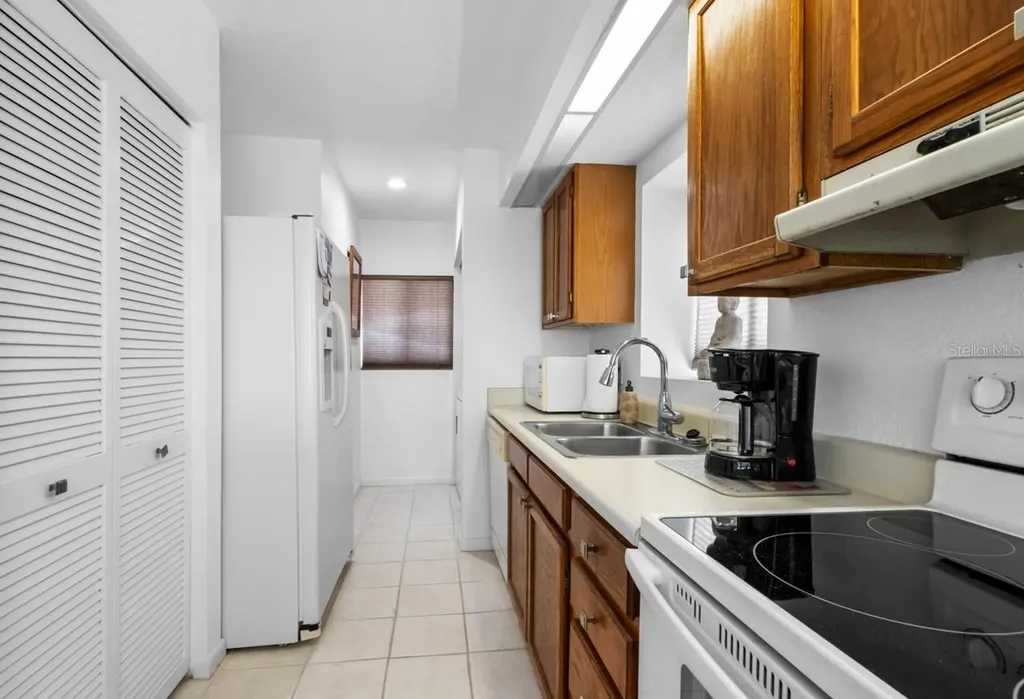 808 Bahia Del Sol Drive Ruskin FL 33570