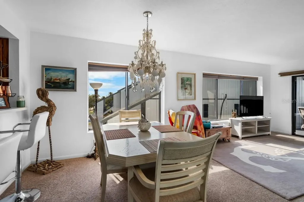 808 Bahia Del Sol Drive Ruskin FL 33570