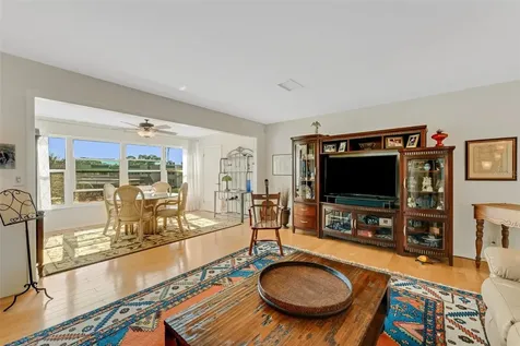 210 Fernwood Circle Seminole FL 33777