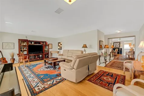 210 Fernwood Circle Seminole FL 33777