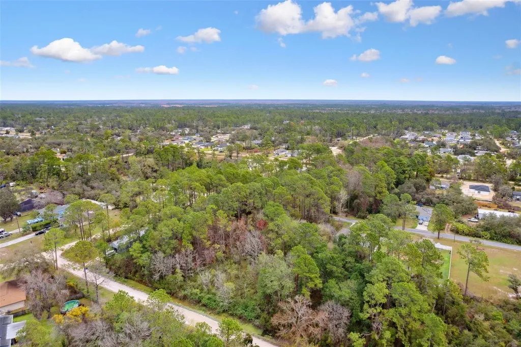 6TH Avenue Deland FL 32724