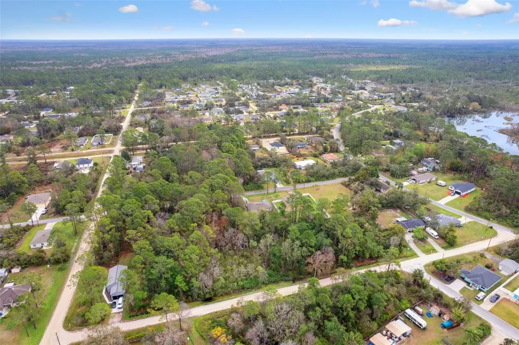 6TH Avenue Deland FL 32724