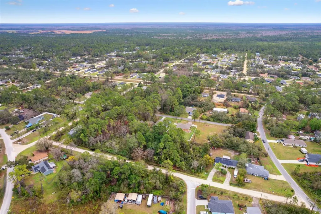 6TH Avenue Deland FL 32724
