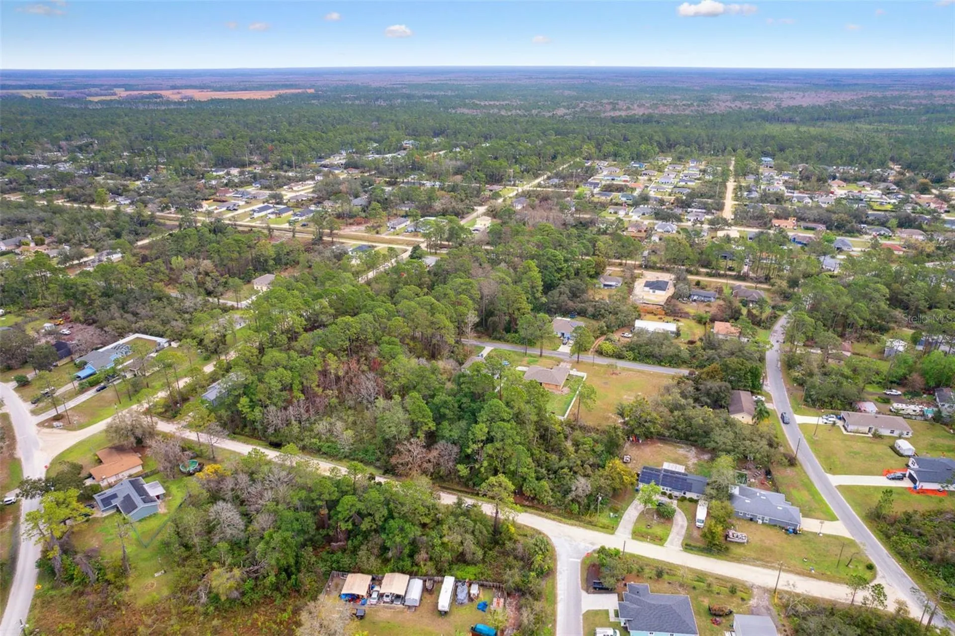 6TH Avenue Deland FL 32724