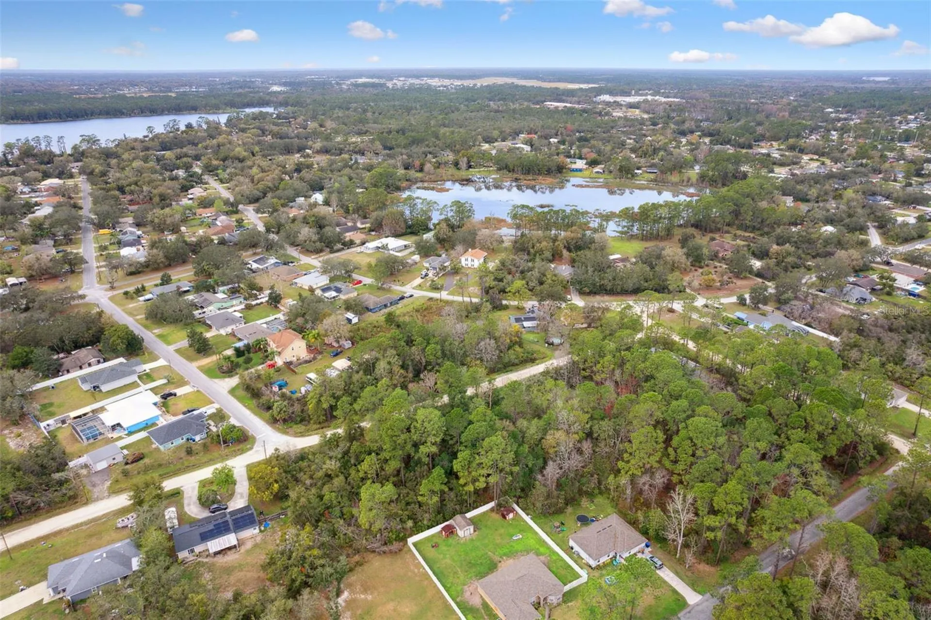 6TH Avenue Deland FL 32724