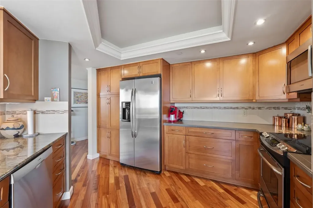 5950 Pelican Bay Plaza S Gulfport FL 33707