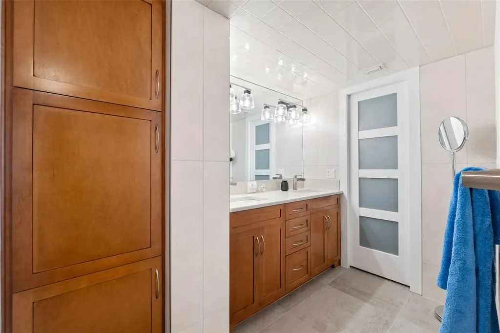 5950 Pelican Bay Plaza S Gulfport FL 33707