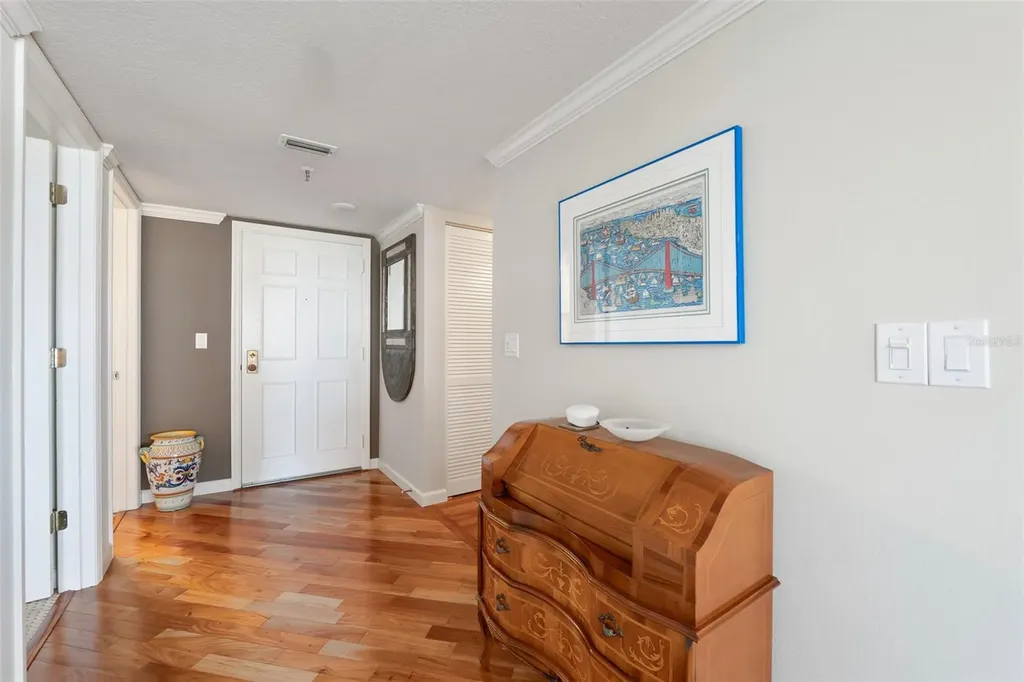 5950 Pelican Bay Plaza S Gulfport FL 33707