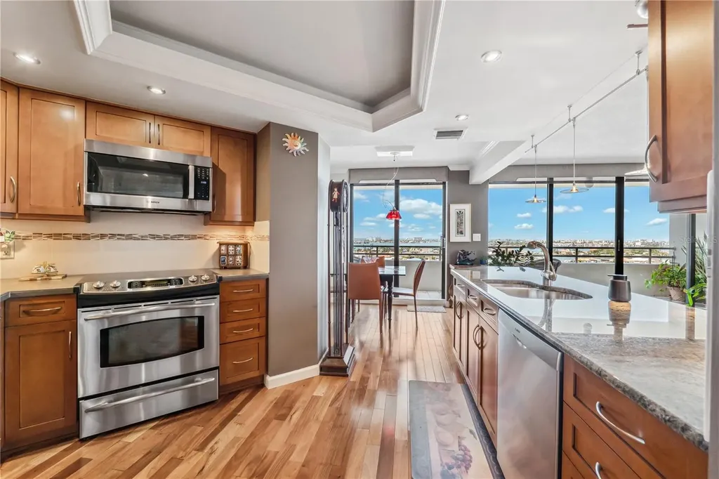 5950 Pelican Bay Plaza S Gulfport FL 33707