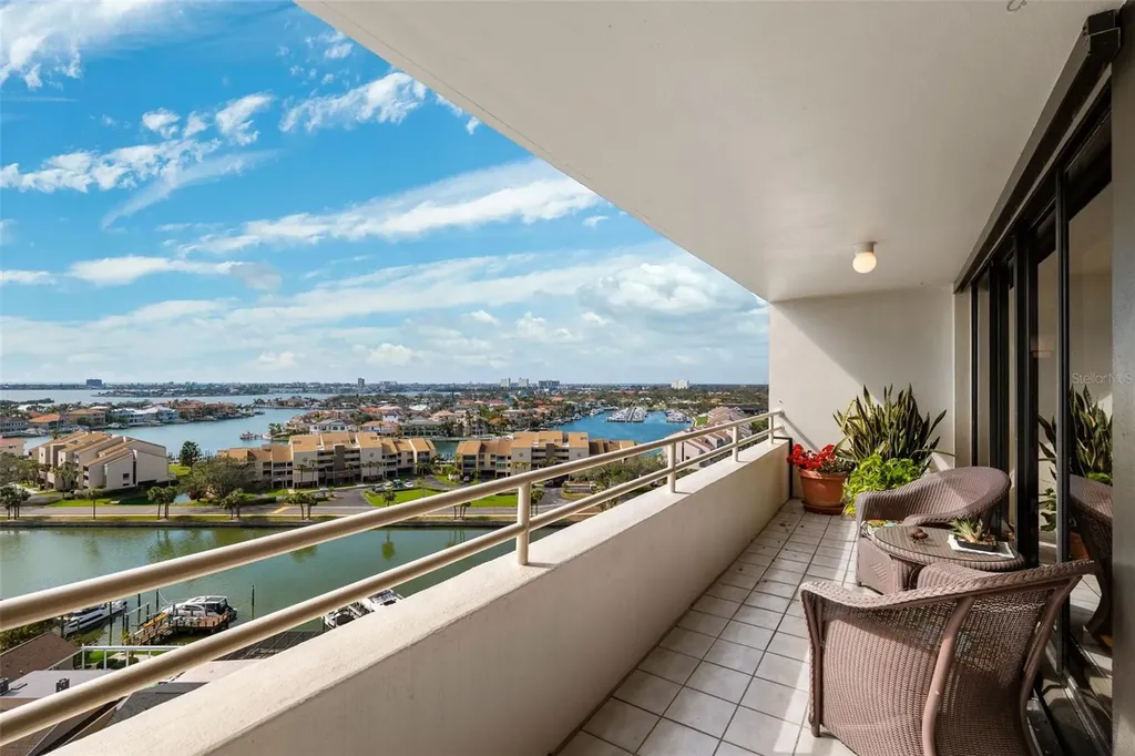 5950 Pelican Bay Plaza S Gulfport FL 33707