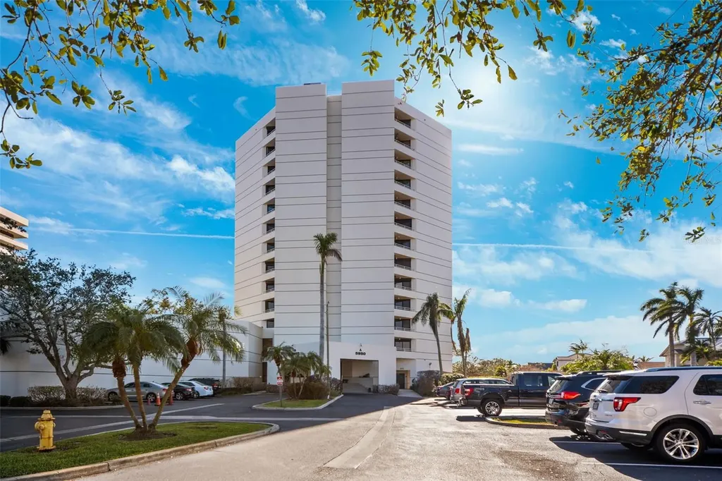 5950 Pelican Bay Plaza S Gulfport FL 33707