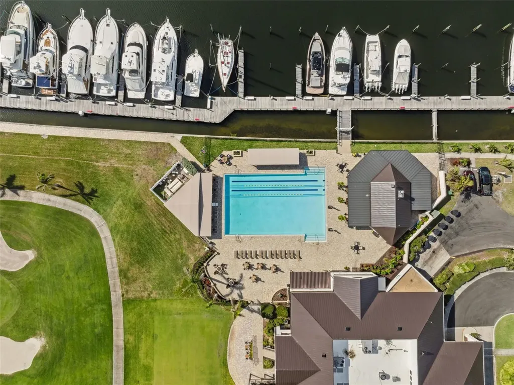 5950 Pelican Bay Plaza S Gulfport FL 33707