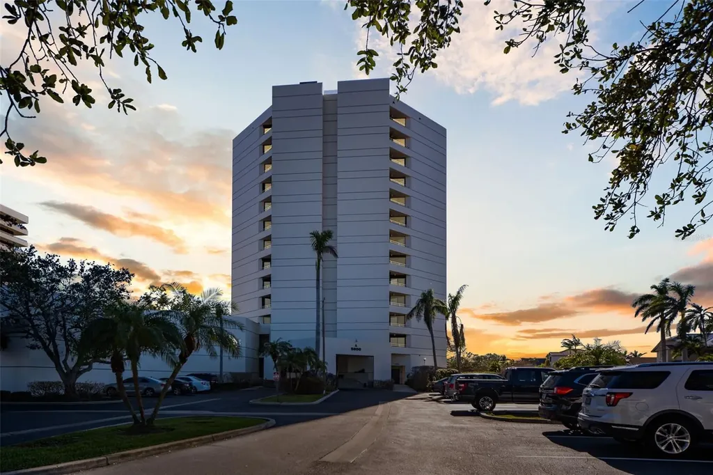 5950 Pelican Bay Plaza S Gulfport FL 33707