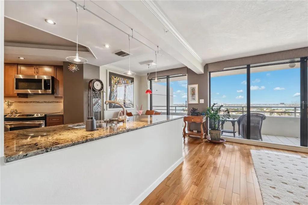 5950 Pelican Bay Plaza S Gulfport FL 33707