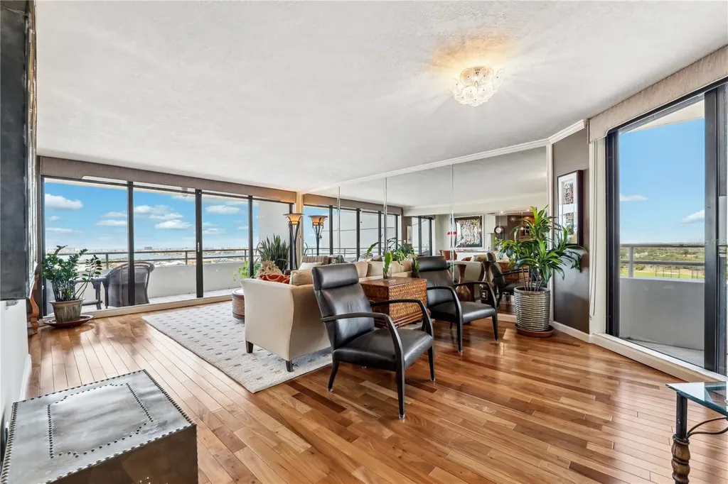 5950 Pelican Bay Plaza S Gulfport FL 33707