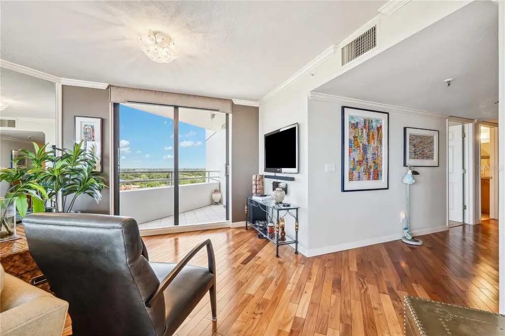 5950 Pelican Bay Plaza S Gulfport FL 33707