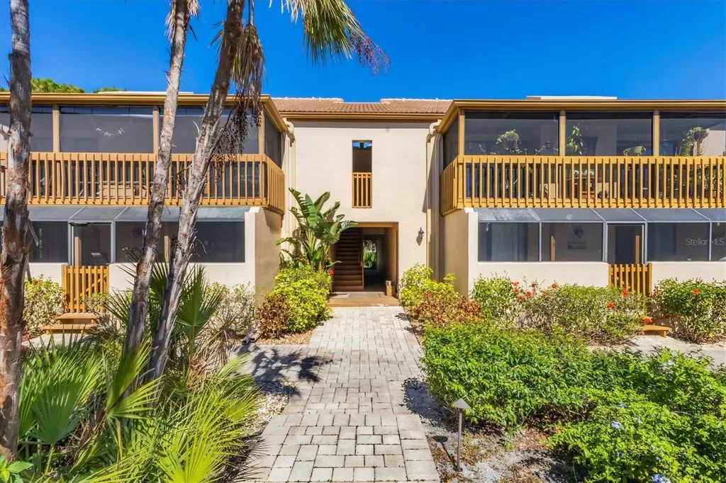 3073 Willow Green Sarasota FL 34235