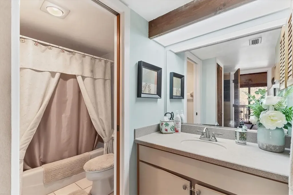 3073 Willow Green Sarasota FL 34235