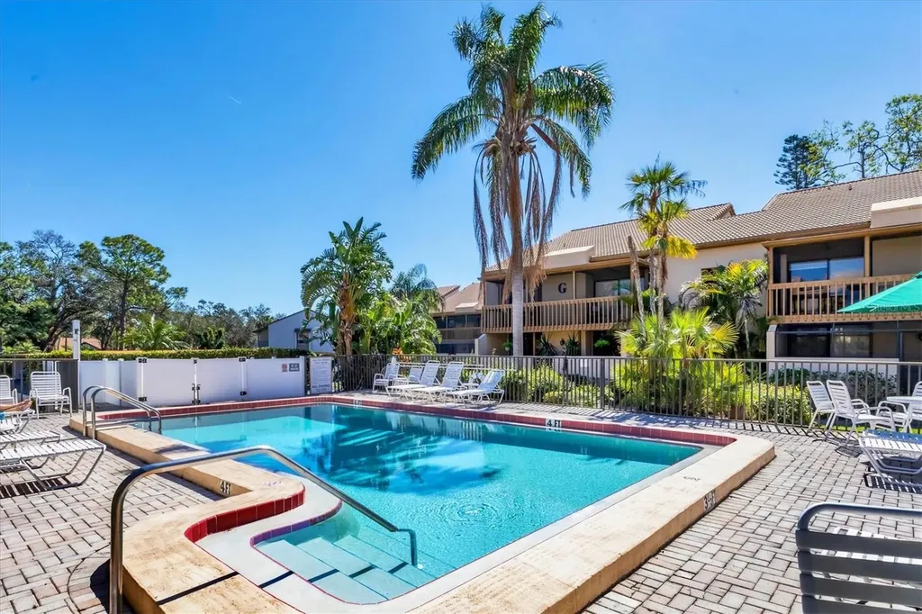 3073 Willow Green Sarasota FL 34235