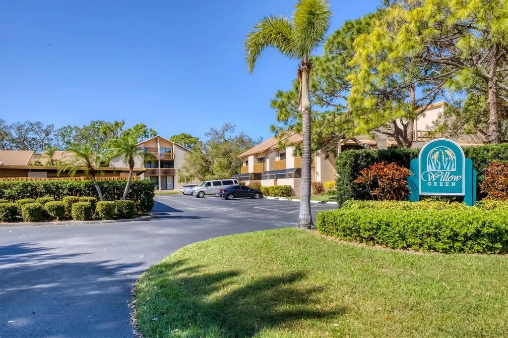 3073 Willow Green Sarasota FL 34235