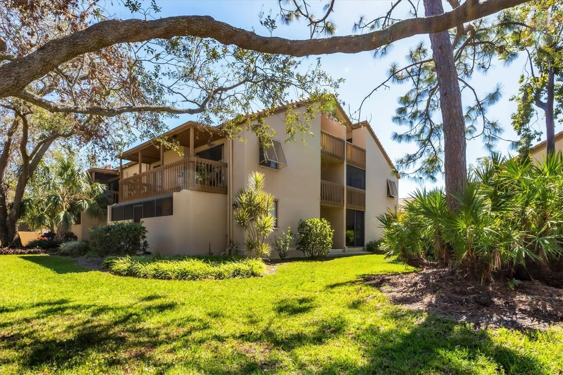 3073 Willow Green Sarasota FL 34235