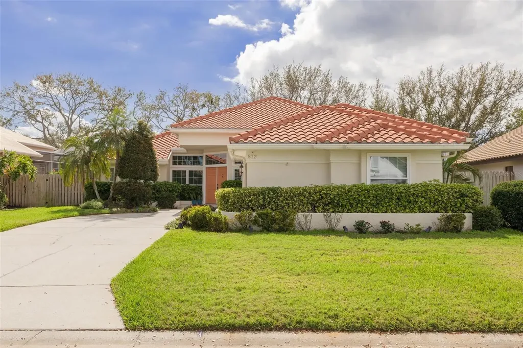 872 Live Oak Terrace NE St Petersburg FL 33703
