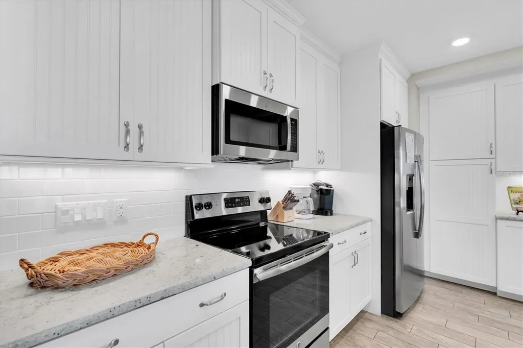383 Aruba Circle Bradenton FL 34209
