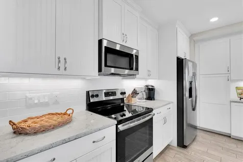383 Aruba Circle Bradenton FL 34209