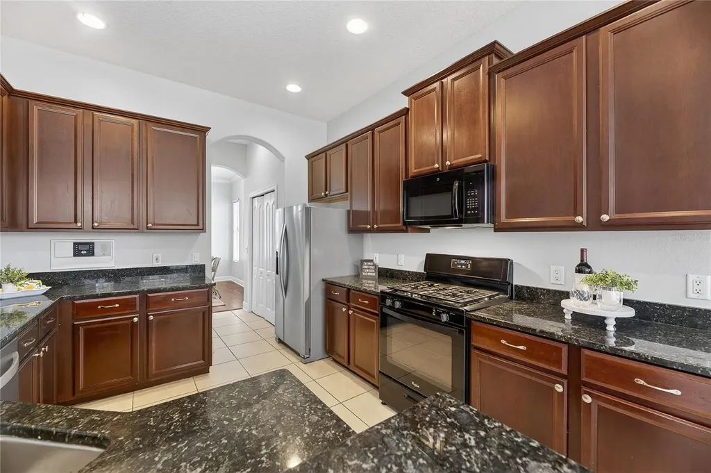 410 Manns Harbor Drive Apollo Beach FL 33572