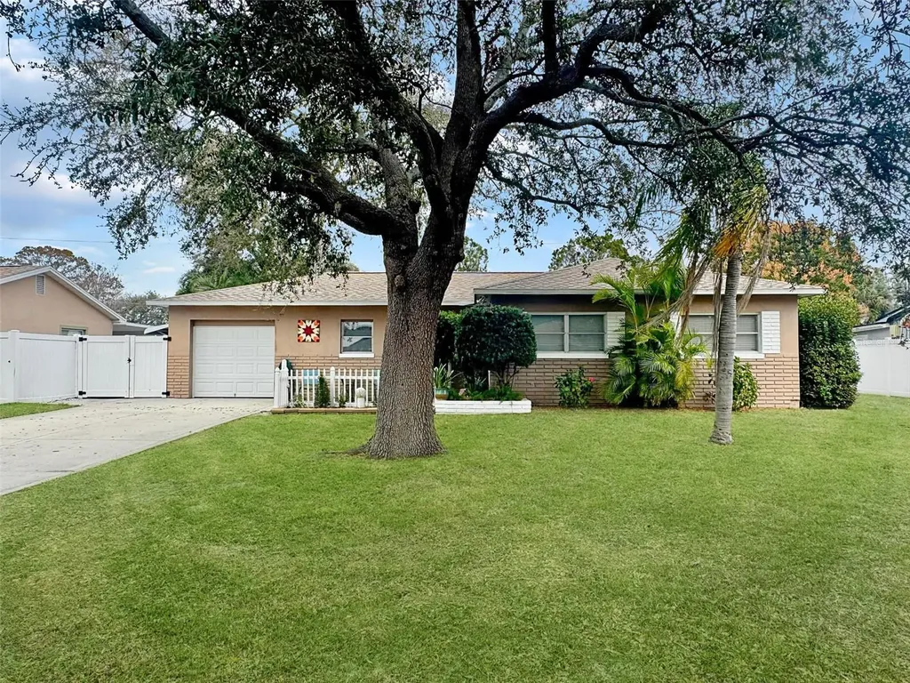 6315 25th Avenue N St Petersburg FL 33710