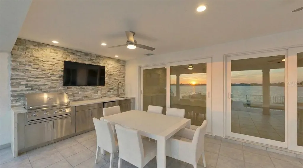 672 Boca Ciega Point Boulevard N St Petersburg FL 33708