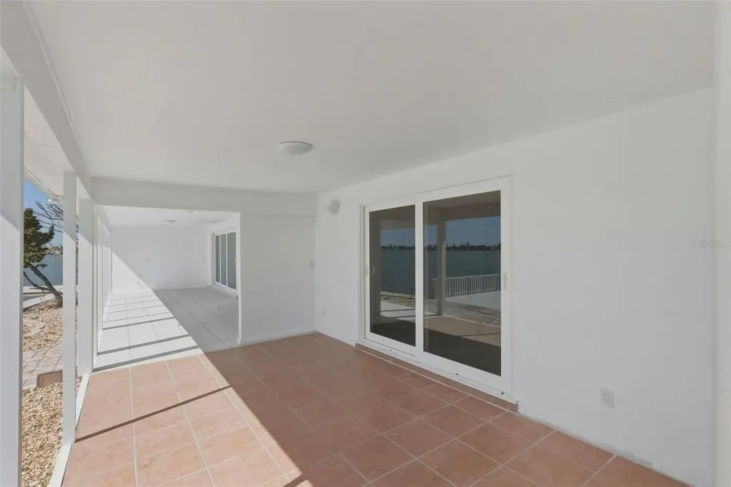 672 Boca Ciega Point Boulevard N St Petersburg FL 33708