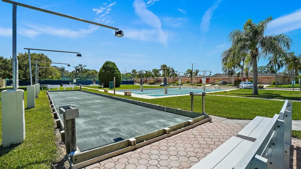 672 Boca Ciega Point Boulevard N St Petersburg FL 33708