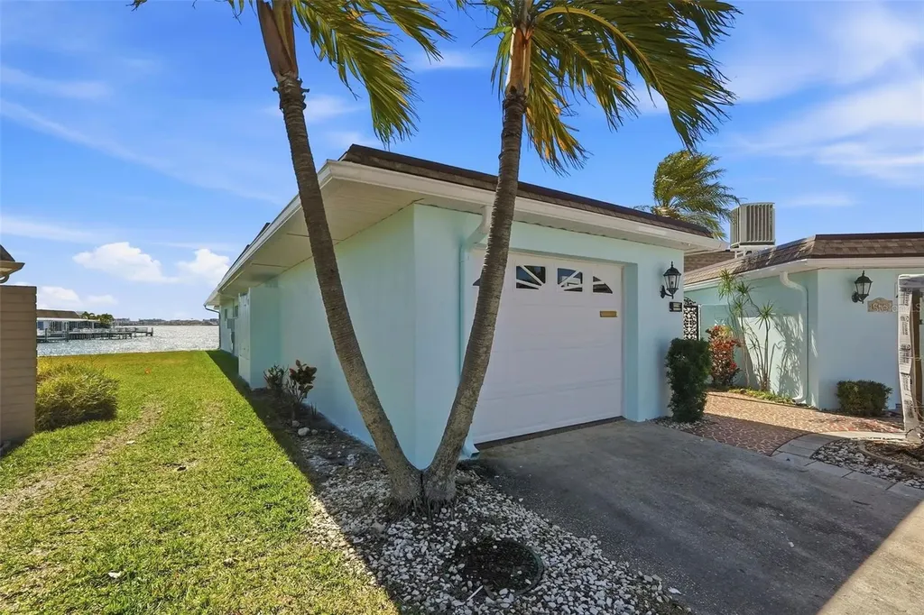 672 Boca Ciega Point Boulevard N St Petersburg FL 33708