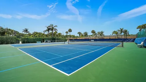 672 Boca Ciega Point Boulevard N St Petersburg FL 33708