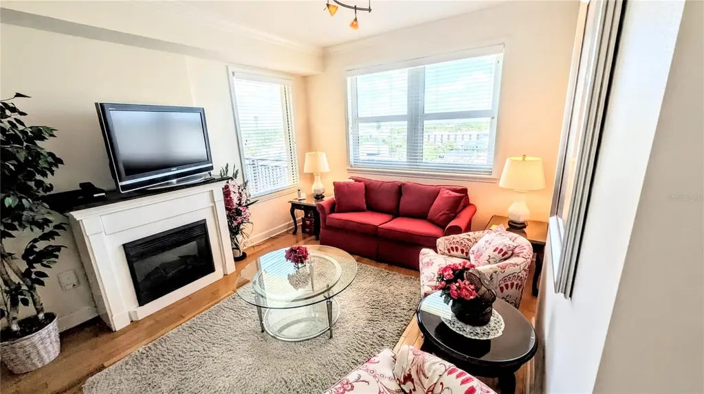 750 N Tamiami Trail Sarasota FL 34236