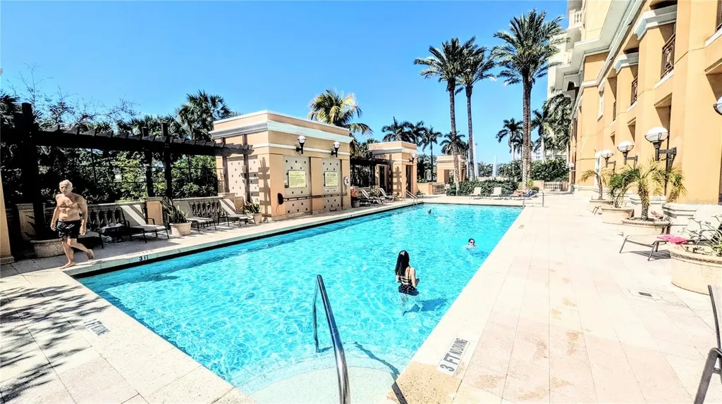 750 N Tamiami Trail Sarasota FL 34236