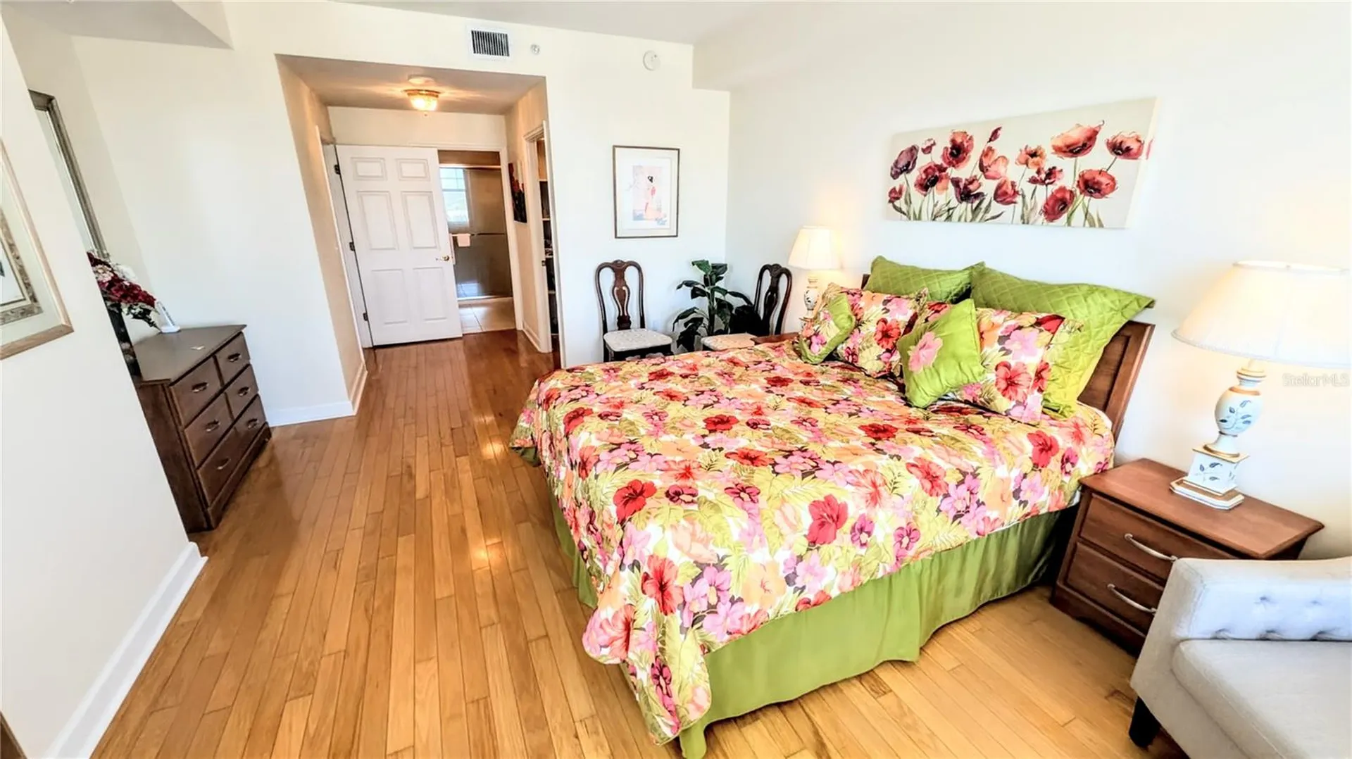 750 N Tamiami Trail Sarasota FL 34236